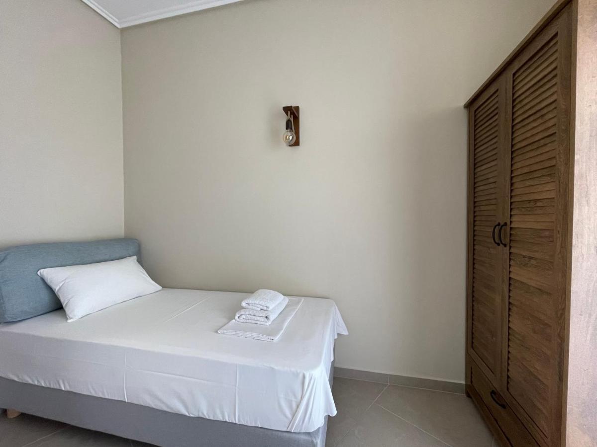 Helen Hotel Poros Town Bagian luar foto